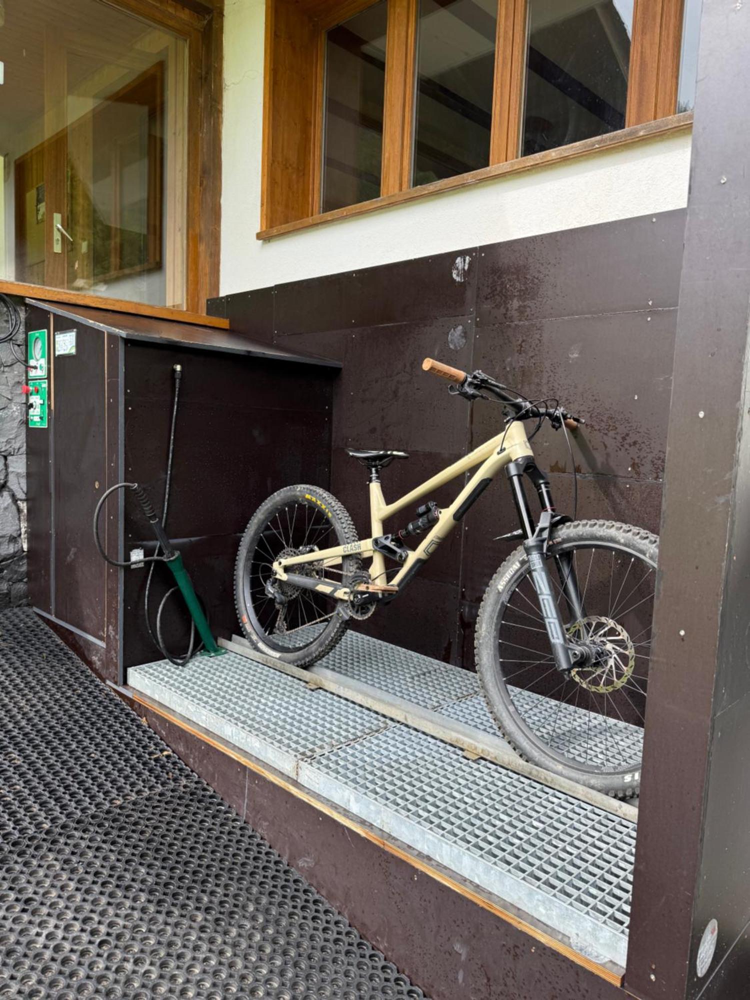 Hostal L'ardesia Morzine