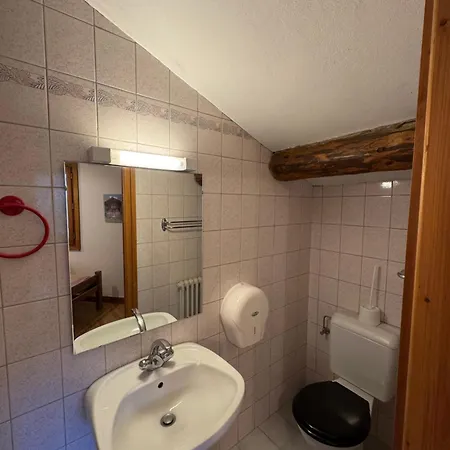 L'Ardesia Hostel Morzine Exterior photo